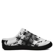 Load image into Gallery viewer, Between the Mountains White and Black Ikinnii Indoor Slipper 49 Dzine 
