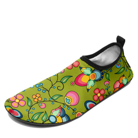 Floral Bounty Sweetgrass Kid's Sockamoccs Slip On Shoes