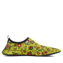 Load image into Gallery viewer, Heartbeat Petals Yellow Sockamoccs
