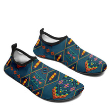 Load image into Gallery viewer, Travois Tipi Deep Lake Sockamoccs
