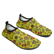 Load image into Gallery viewer, Heartbeat Petals Yellow Sockamoccs
