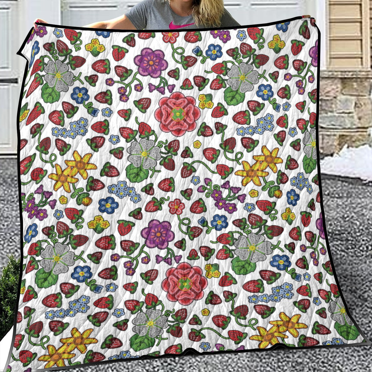 Berry Pop White Lightweight Quilt