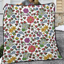 Load image into Gallery viewer, Berry Pop White Lightweight Quilt
