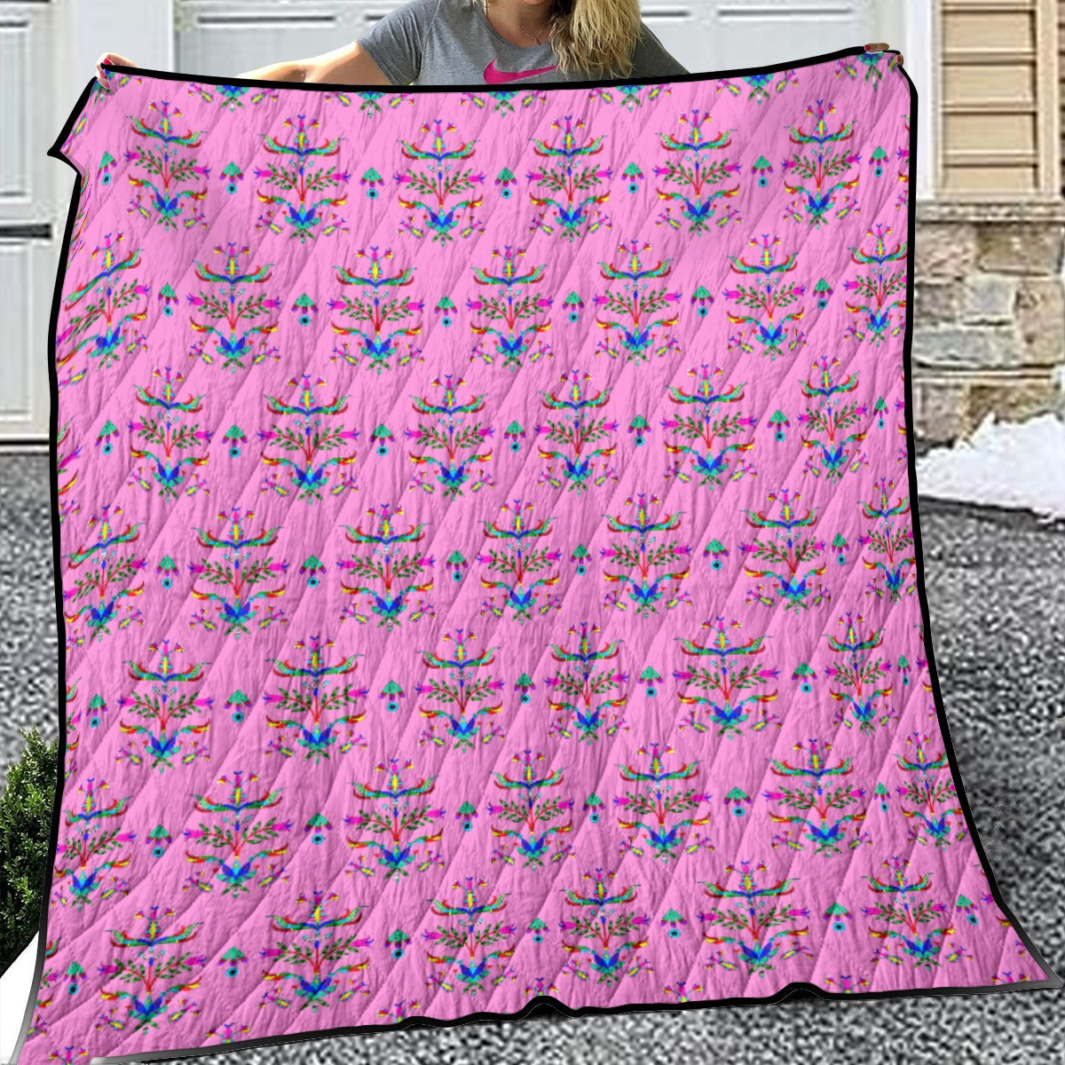 Dakota Damask Cheyenne Pink Lightweight Quilt