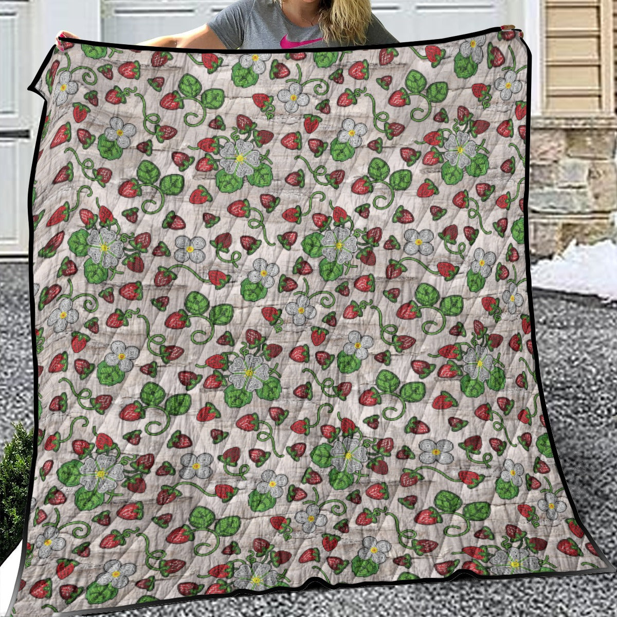 Strawberry Dreams Bright Birch Lightweight Quilt