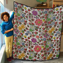 Load image into Gallery viewer, Berry Pop Br Bark Lightweight Quilt
