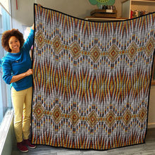 Load image into Gallery viewer, Fire Feather White Lightweight Quilt
