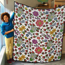 Load image into Gallery viewer, Berry Pop White Lightweight Quilt
