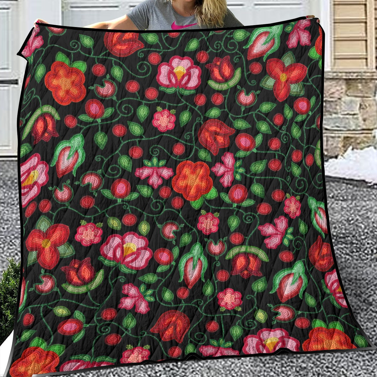 Rose Reverie Black Lightweight Quilt