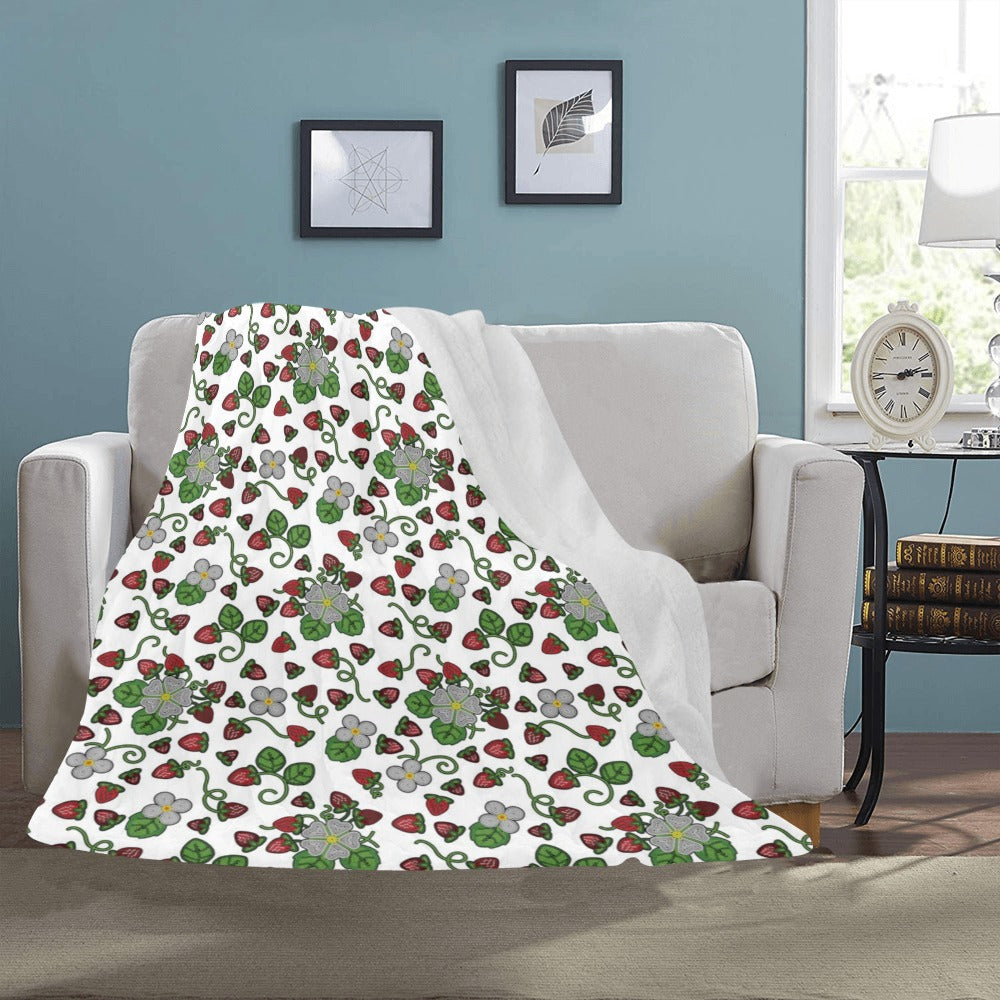 Strawberry Dreams White Ultra-Soft Micro Fleece Blanket 50"x60"