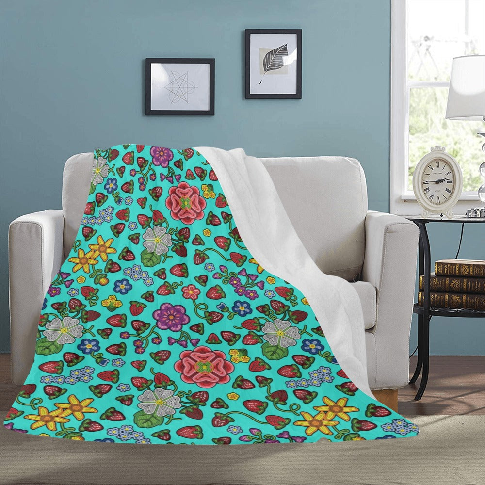 Berry Pop Turquoise X-Large Micro Fleece Blanket