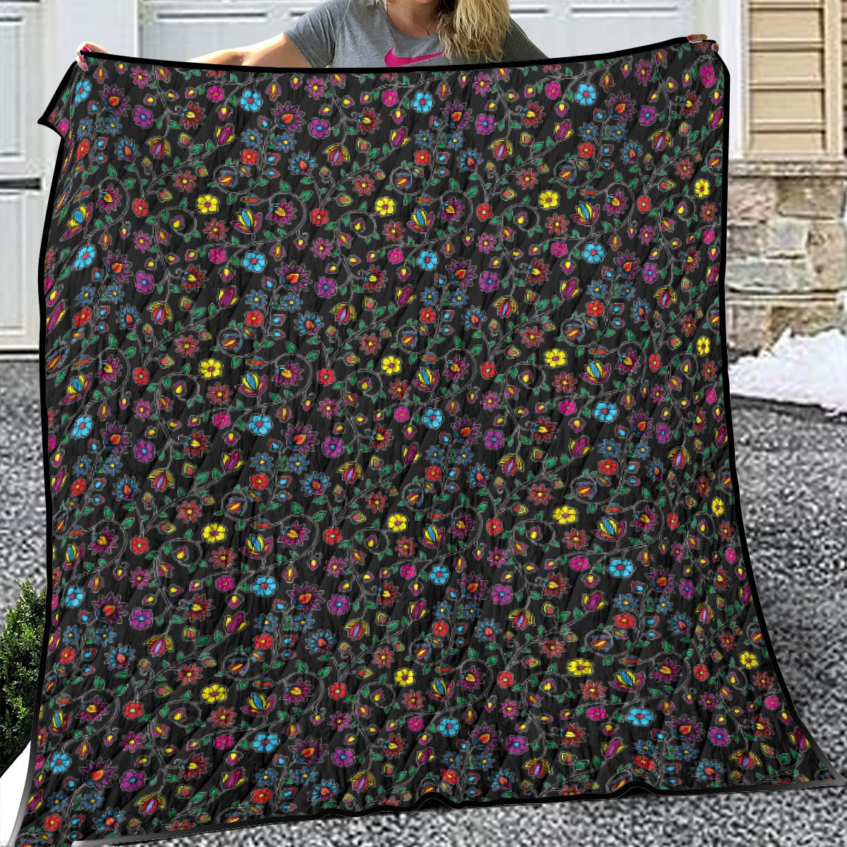 Nature's Nexus Black Lightweight Quilt