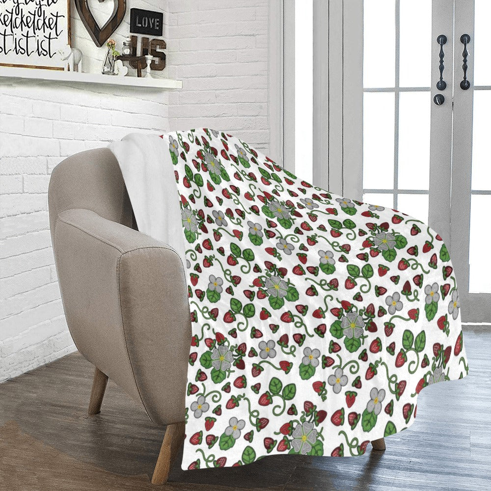 Strawberry Dreams White Ultra-Soft Micro Fleece Blanket 50"x60"