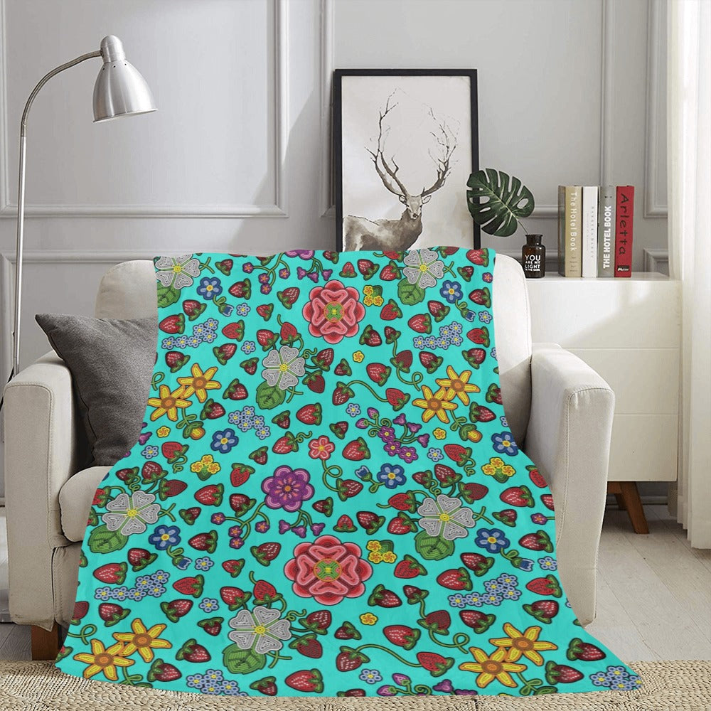 Berry Pop Turquoise X-Large Micro Fleece Blanket