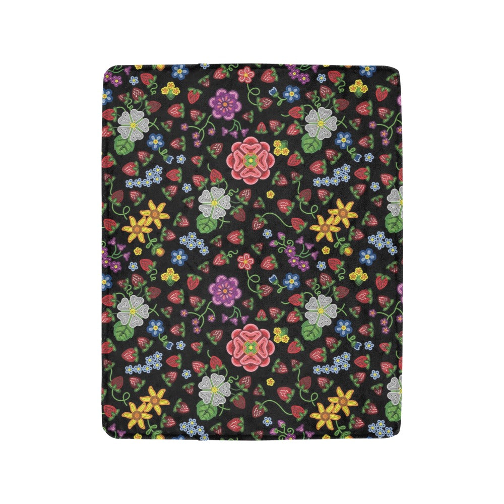Berry Pop Midnight Ultra-Soft Micro Fleece Blanket 40"x50"