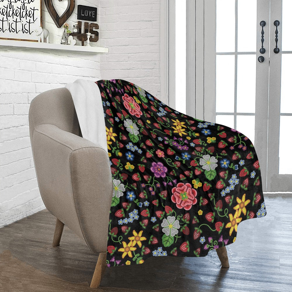 Berry Pop Midnight Ultra-Soft Micro Fleece Blanket 40"x50"