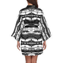 Load image into Gallery viewer, Okotoks Black and White Long Sleeve Kimono Robe Long Sleeve Kimono Robe e-joyer 
