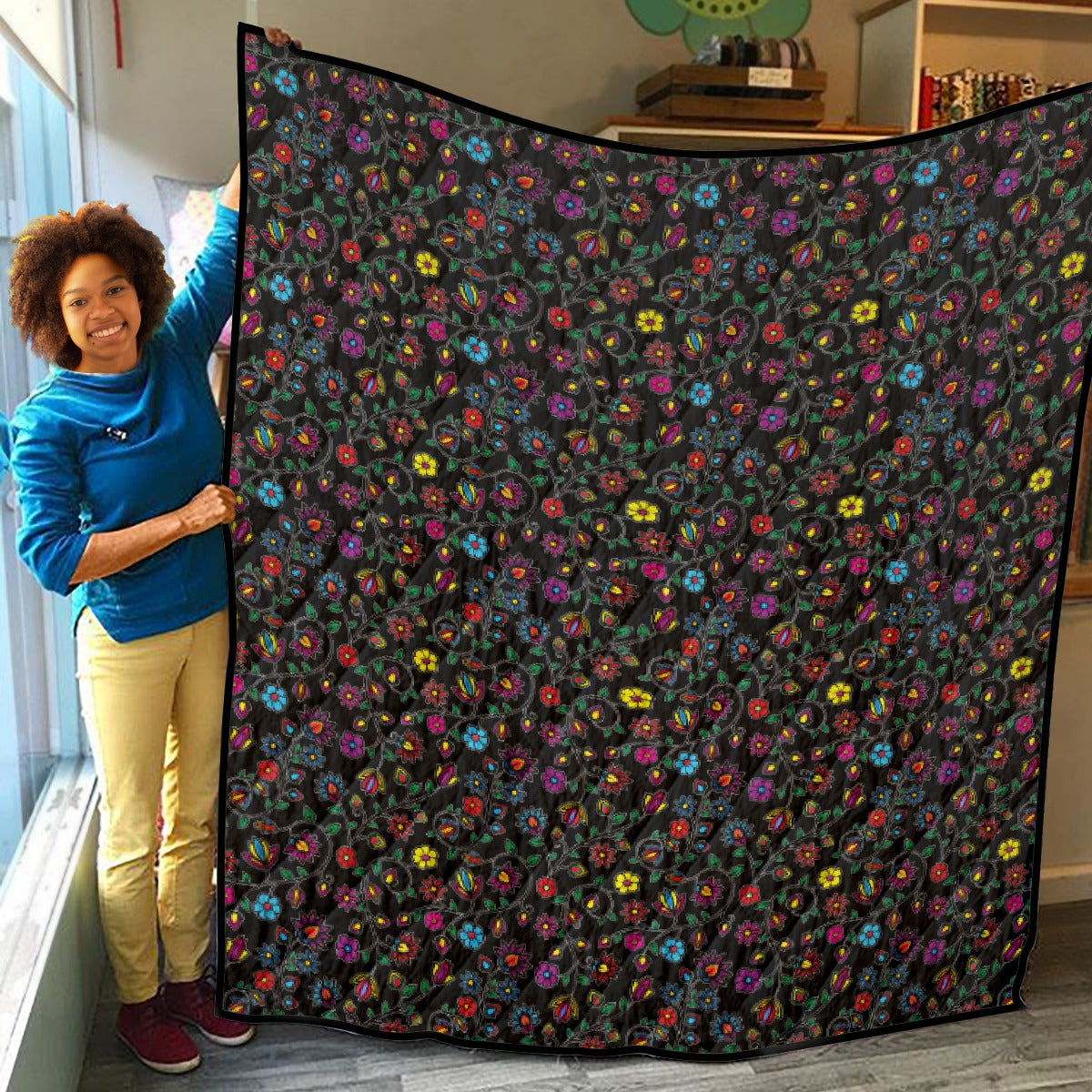 Nature's Nexus Black Lightweight Quilt