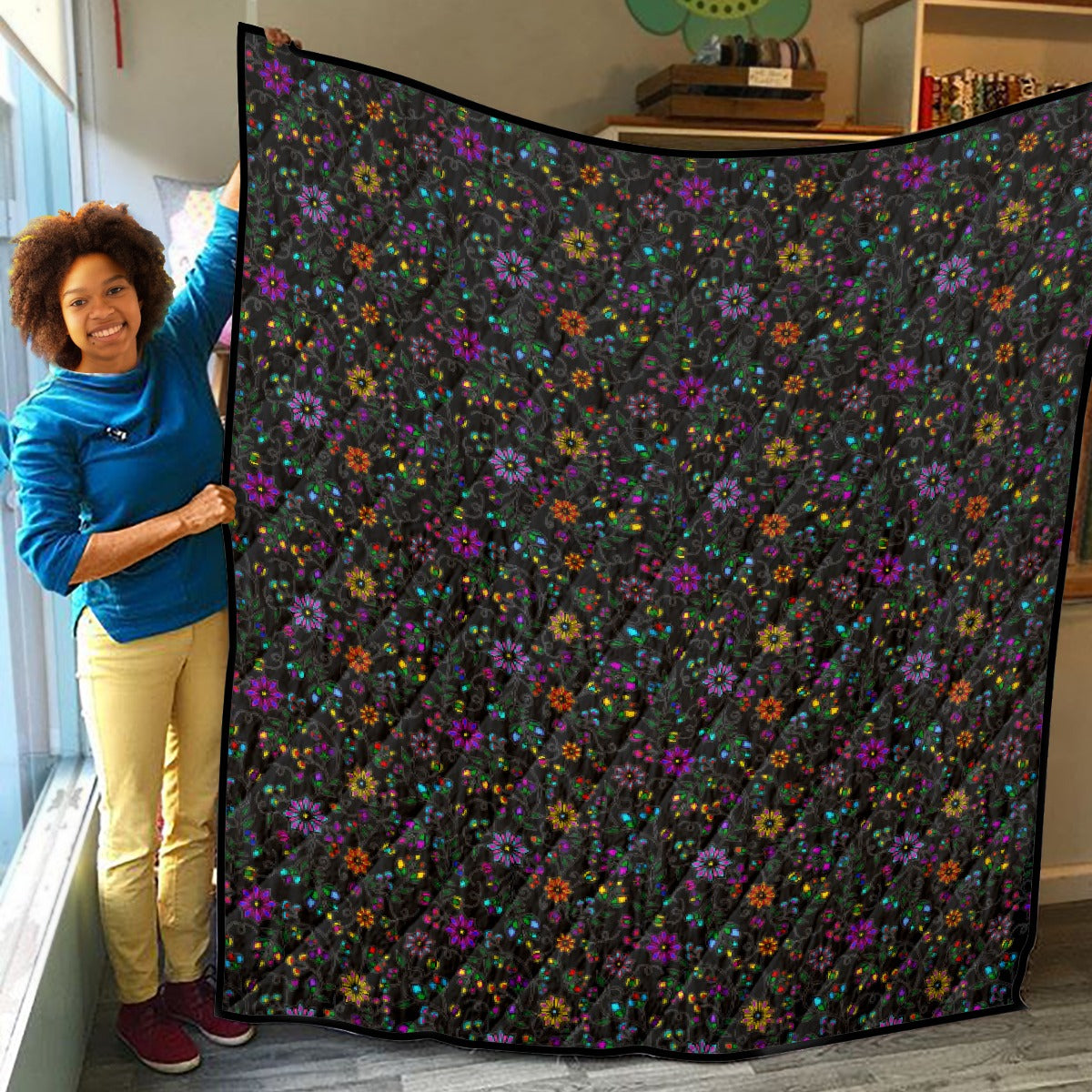 Prairie Paintbrush Black Lightweight Quilt