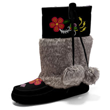 Load image into Gallery viewer, Flower Beadwork People Black Real Leather MocLux with Fur
