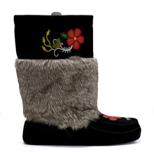 Load image into Gallery viewer, Flower Beadwork People Black Real Leather MocLux with Fur
