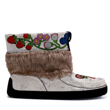 Load image into Gallery viewer, Birch Berries White Leather MocLux Short Style with Fur
