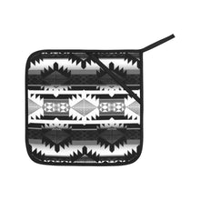 Load image into Gallery viewer, Okotoks Black and White Oven Mitt &amp; Pot Holder
