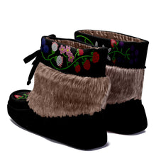 Load image into Gallery viewer, Birch Berries Black Leather MocLux Short Style with Fur
