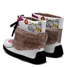 Load image into Gallery viewer, Floral Maskwa White Leather MocLux Short Style with Fur
