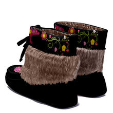 Load image into Gallery viewer, Floral Maskwa Black MocLux Short Style with Fur
