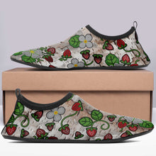Load image into Gallery viewer, Strawberry Dreams Br Bark Sockamoccs
