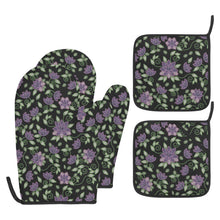 Load image into Gallery viewer, Purple Beaded Rose Oven Mitt &amp; Pot Holder
