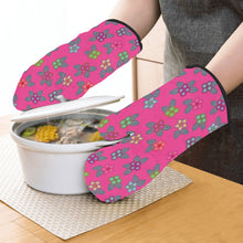 Load image into Gallery viewer, Berry Flowers Oven Mitt &amp; Pot Holder
