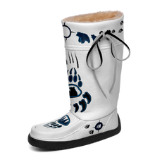 Load image into Gallery viewer, Navy Bearpaw Real Leather MocLux
