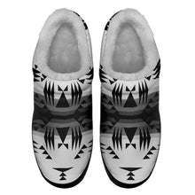 Load image into Gallery viewer, Between the Mountains White and Black Ikinnii Indoor Slipper 49 Dzine 
