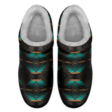 Load image into Gallery viewer, Cree Confederacy Ikinnii Indoor Slipper 49 Dzine 
