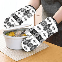 Load image into Gallery viewer, Sovereign Nation Black and White Oven Mitt &amp; Pot Holder
